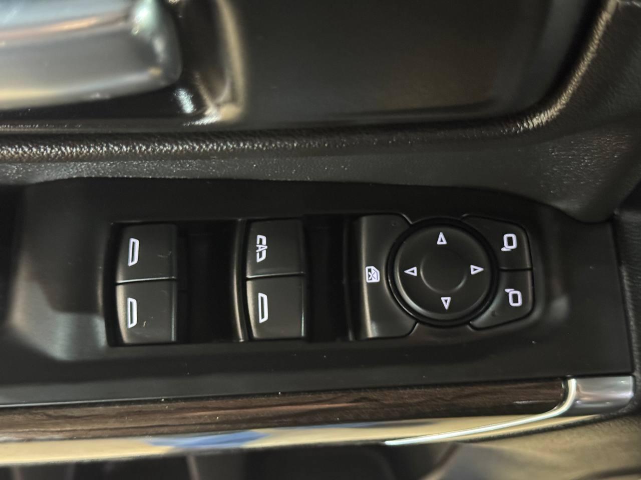 Chevrolet Silverado 1500 4WD Crew Cab 147" LT Trail Boss 2021