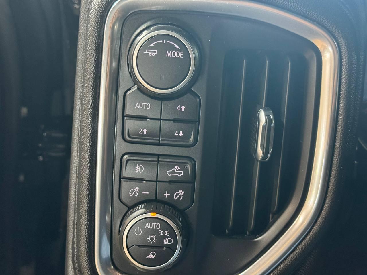 Chevrolet Silverado 1500 4WD Crew Cab 147" LT Trail Boss 2021