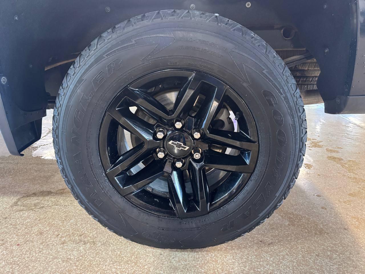 Chevrolet Silverado 1500 4WD Crew Cab 147" LT Trail Boss 2021