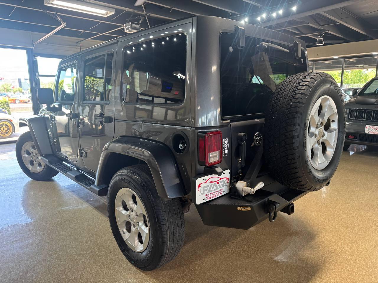 Jeep Wrangler Unlimited 4WD 4dr Sahara 2014