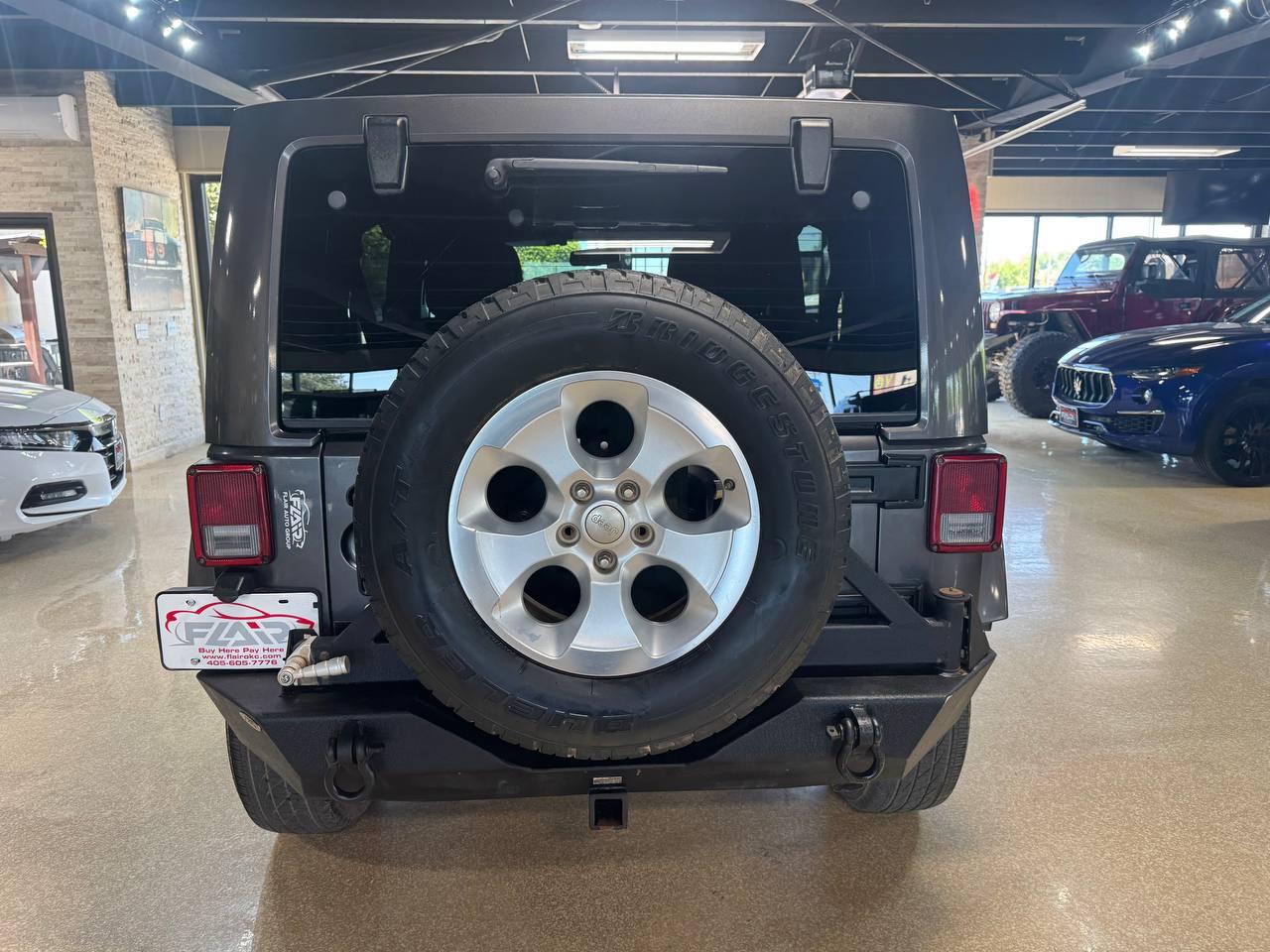 Jeep Wrangler Unlimited 4WD 4dr Sahara 2014