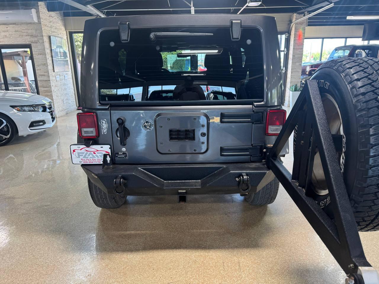 Jeep Wrangler Unlimited 4WD 4dr Sahara 2014