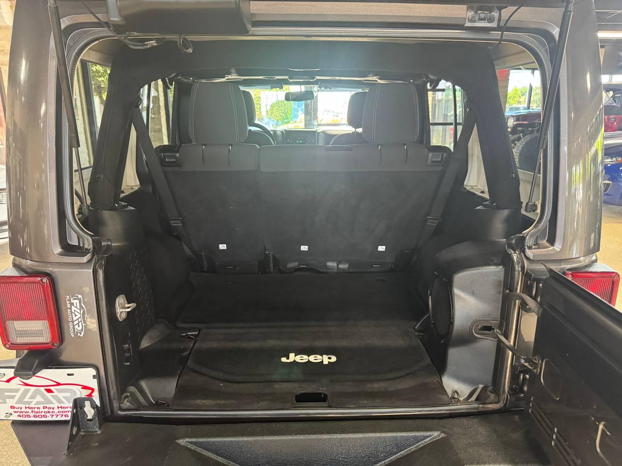 Jeep Wrangler Unlimited 4WD 4dr Sahara 2014