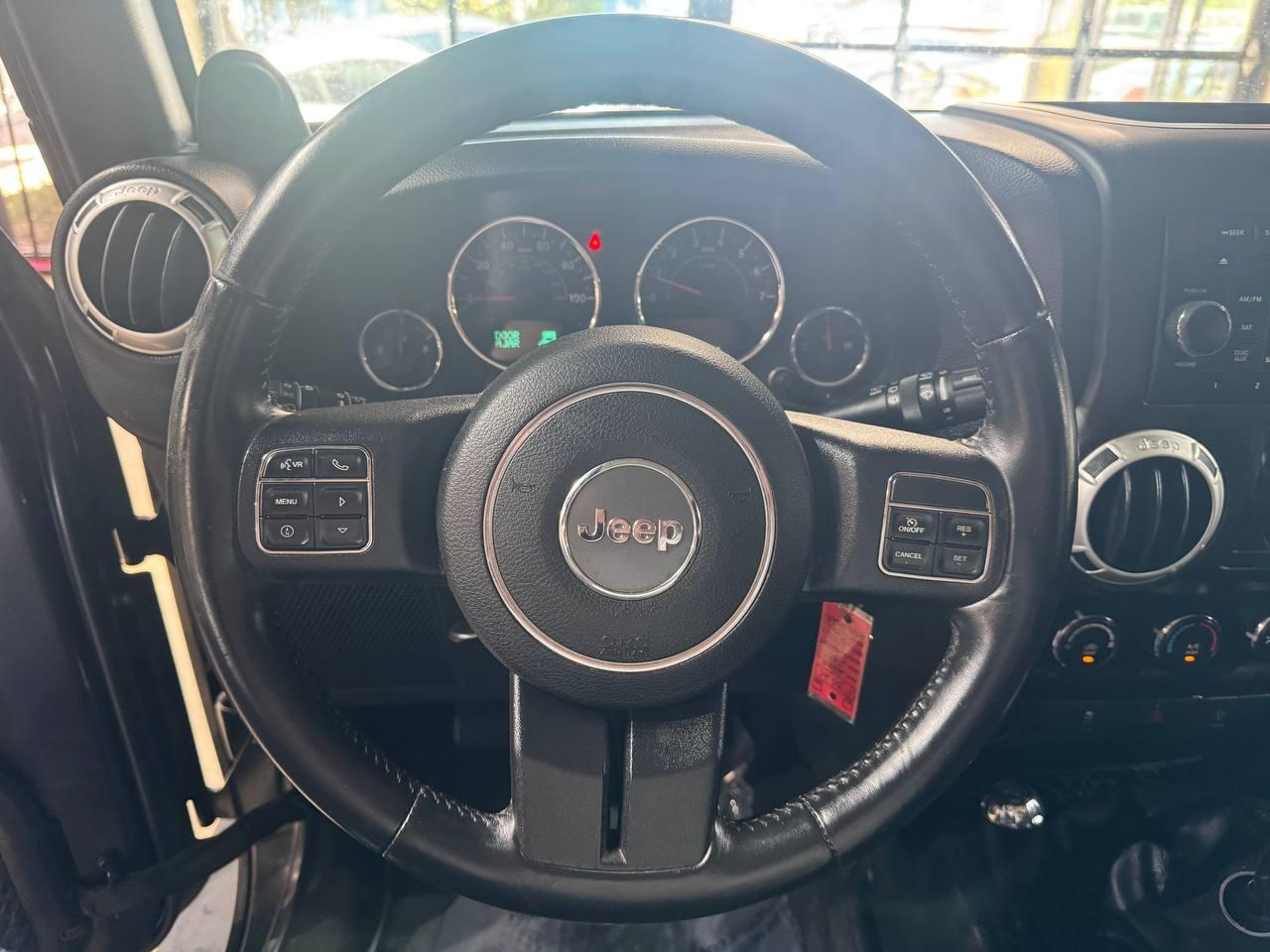 Jeep Wrangler Unlimited 4WD 4dr Sahara 2014