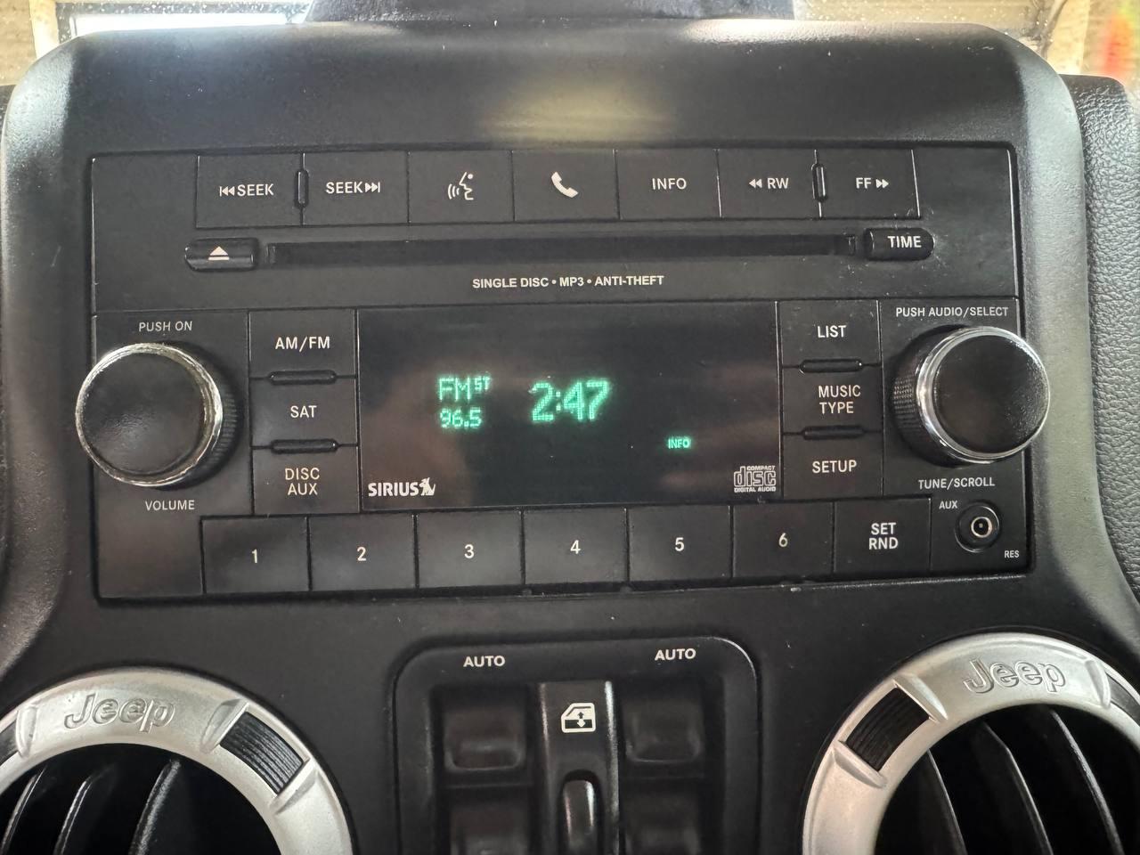 Jeep Wrangler Unlimited 4WD 4dr Sahara 2014