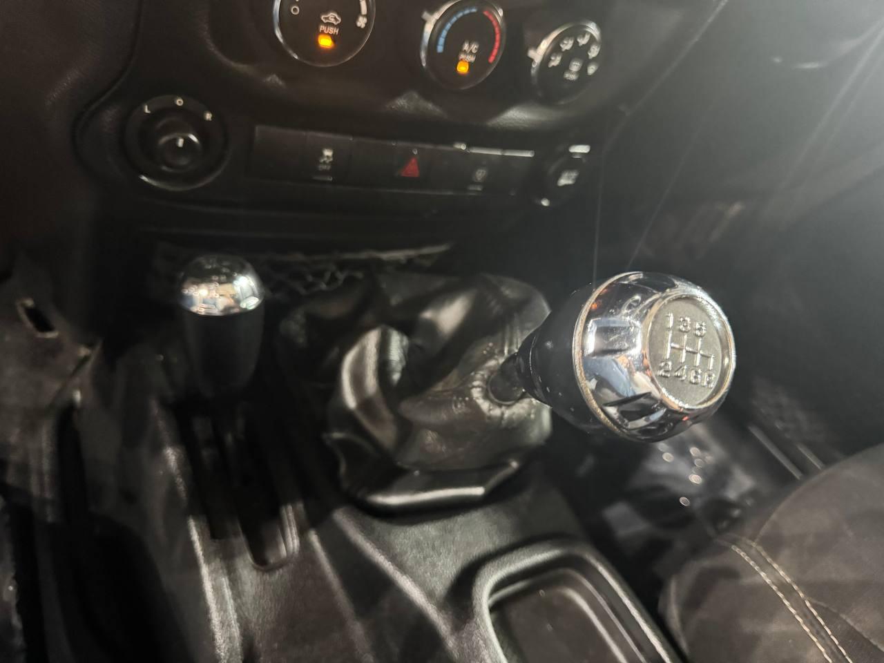Jeep Wrangler Unlimited 4WD 4dr Sahara 2014