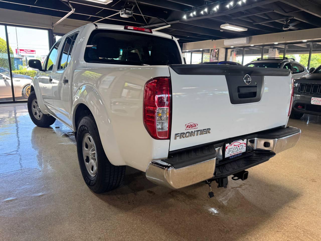 Nissan Frontier 2WD Crew Cab SWB Auto S 2016
