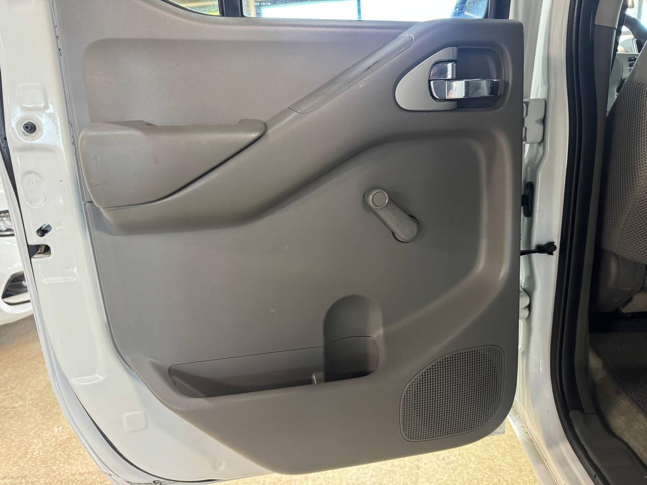 Nissan Frontier 2WD Crew Cab SWB Auto S 2016