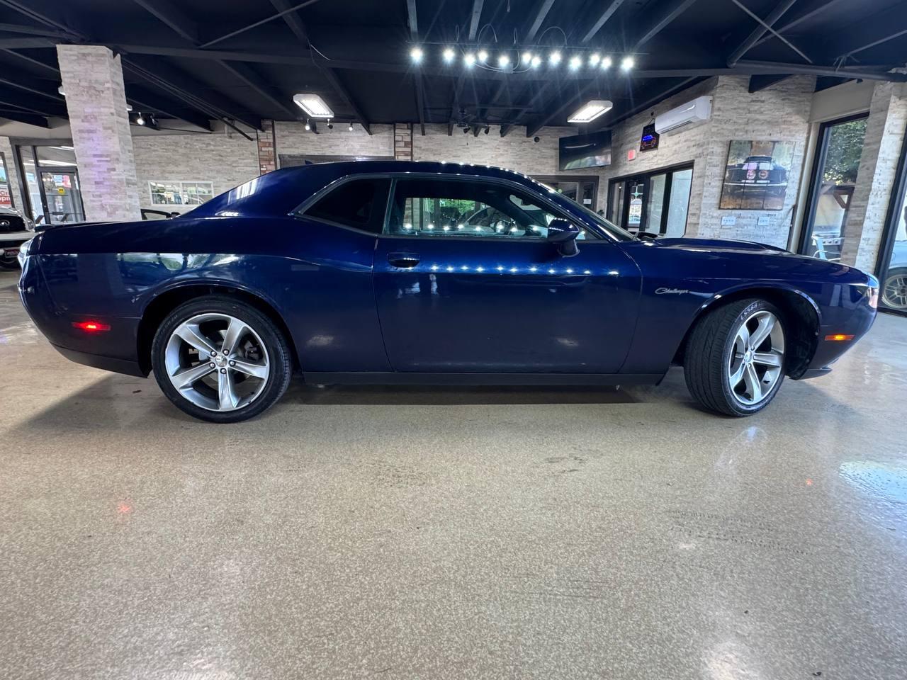 Dodge Challenger 2dr Cpe SXT 2015