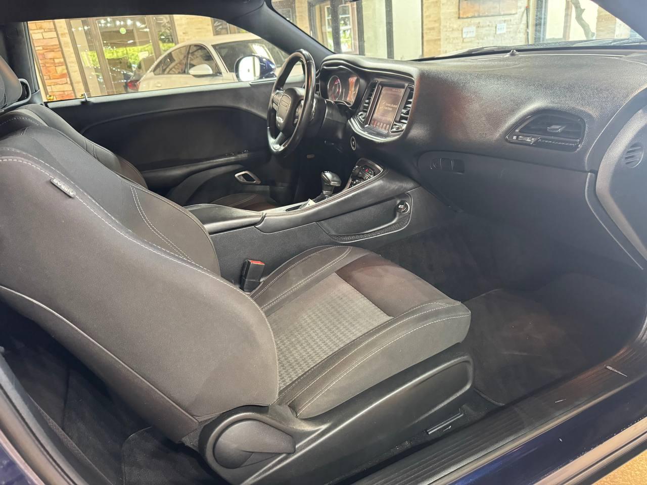 Dodge Challenger 2dr Cpe SXT 2015