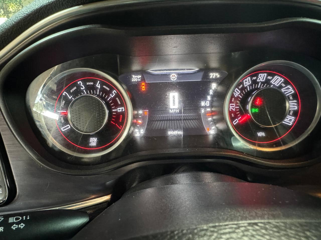 Dodge Challenger 2dr Cpe SXT 2015