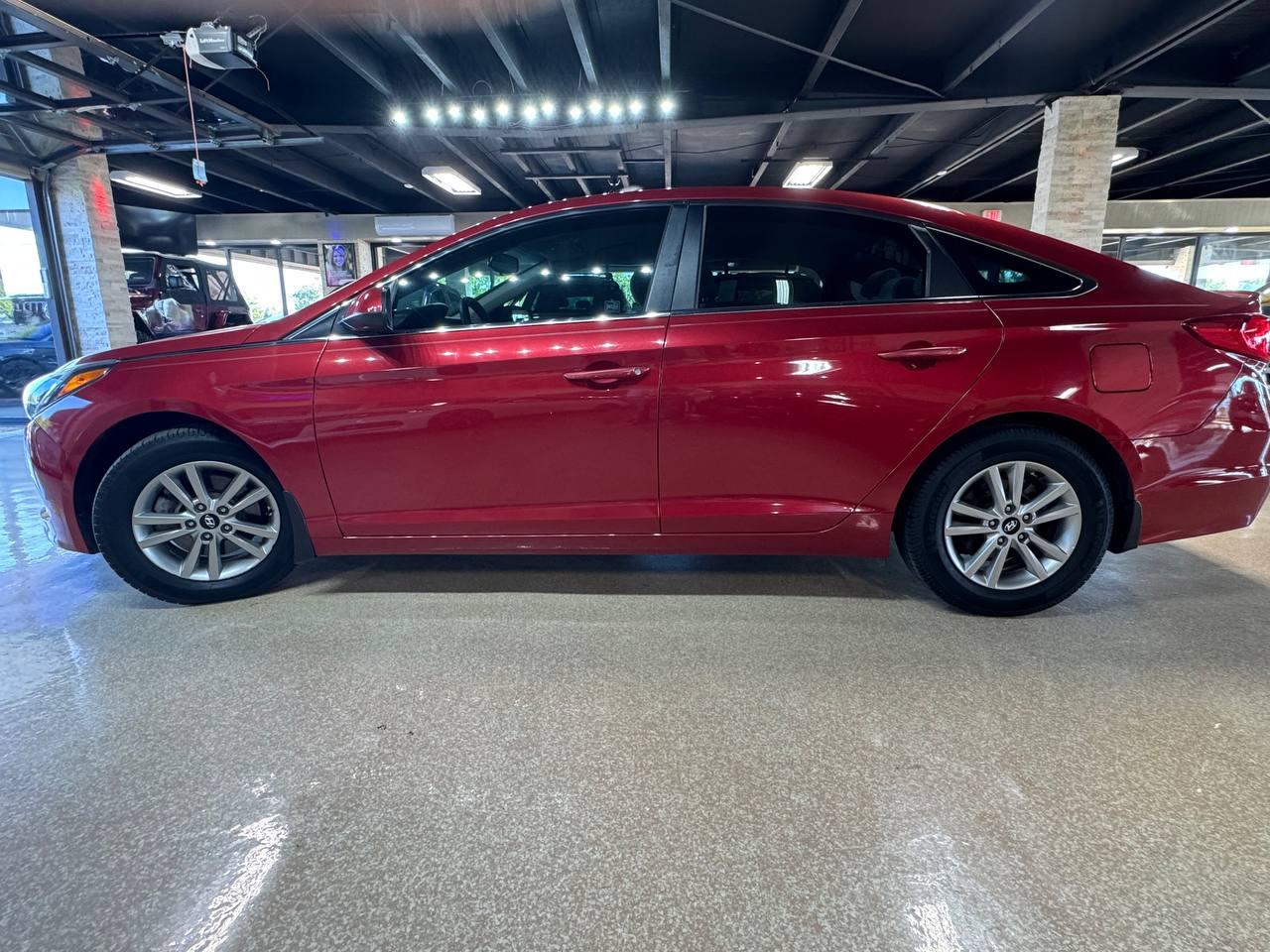 Hyundai Sonata SE 2.4L 2017
