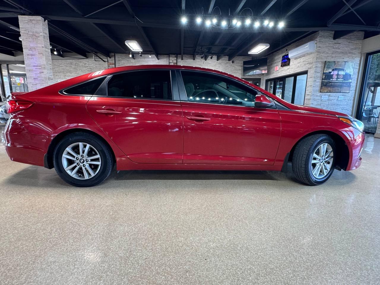 Hyundai Sonata SE 2.4L 2017