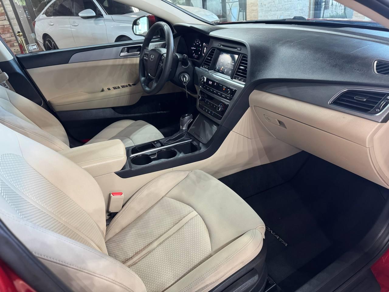 Hyundai Sonata SE 2.4L 2017