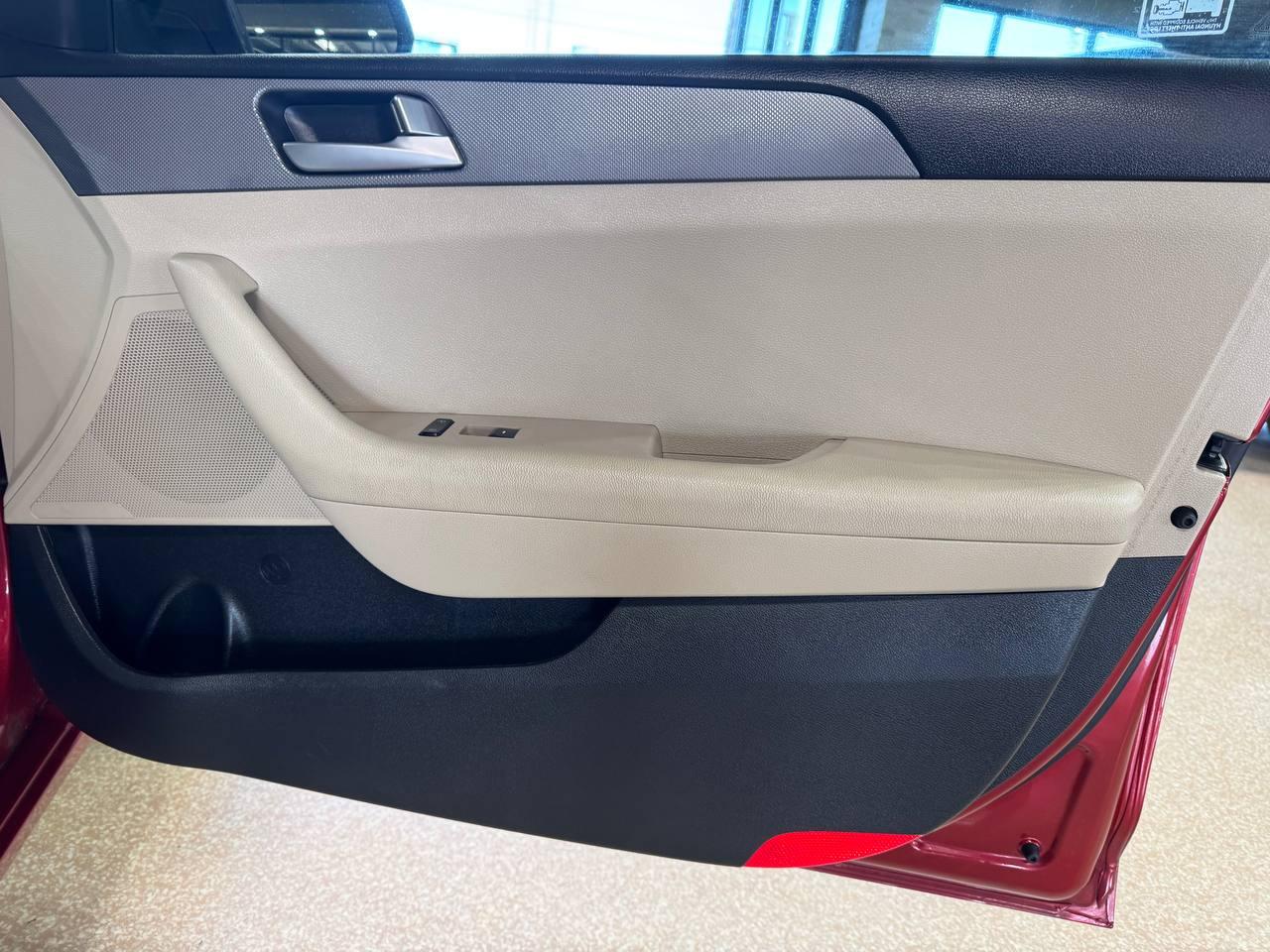 Hyundai Sonata SE 2.4L 2017