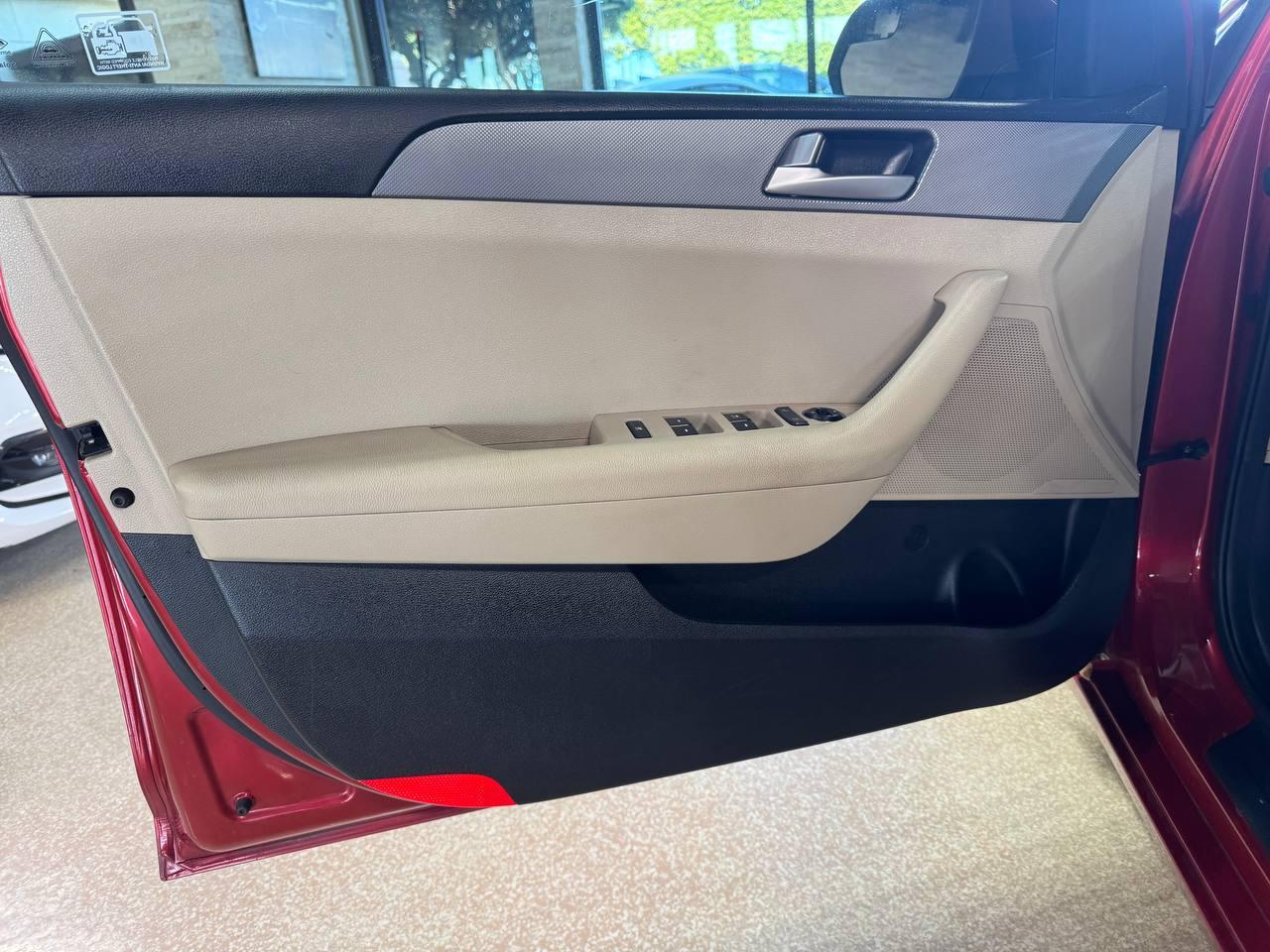 Hyundai Sonata SE 2.4L 2017