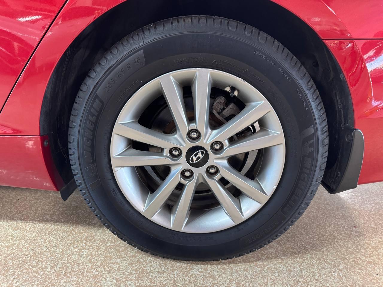 Hyundai Sonata SE 2.4L 2017
