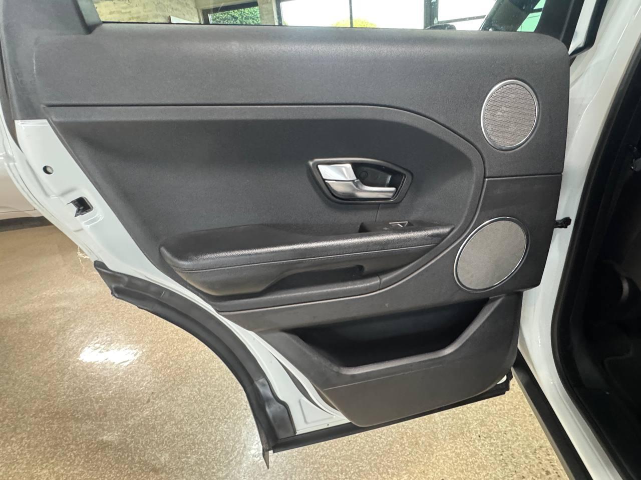 Land Rover Range Rover Evoque 5dr HB Pure Plus 2015