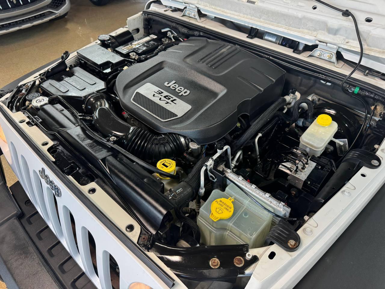 Jeep Wrangler Unlimited 4WD 4dr Sport 2012