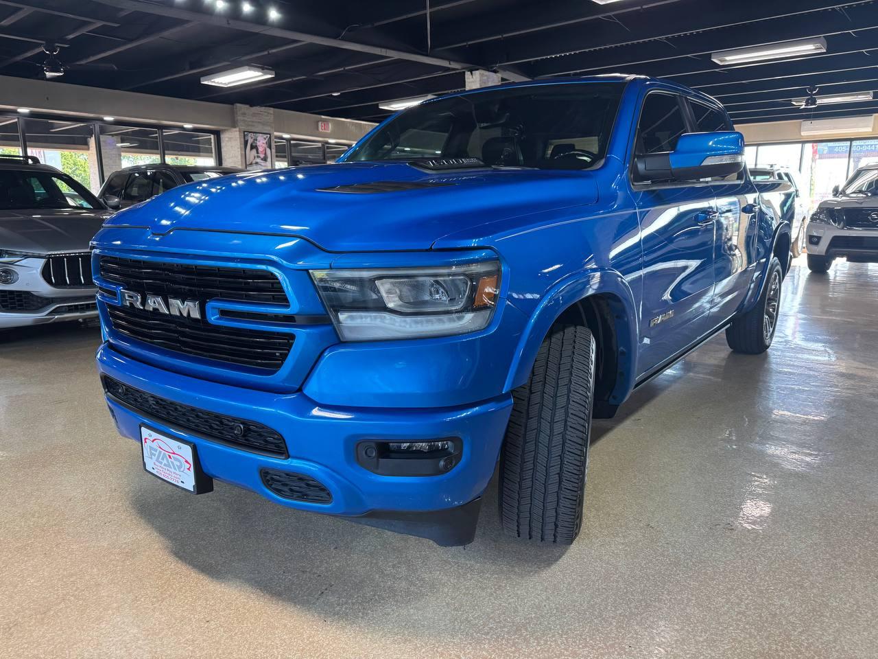 RAM 1500 Laramie 4x4 Crew Cab 5'7" Box 2021