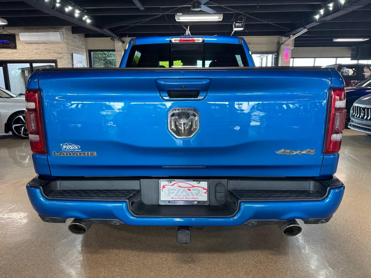 RAM 1500 Laramie 4x4 Crew Cab 5'7" Box 2021