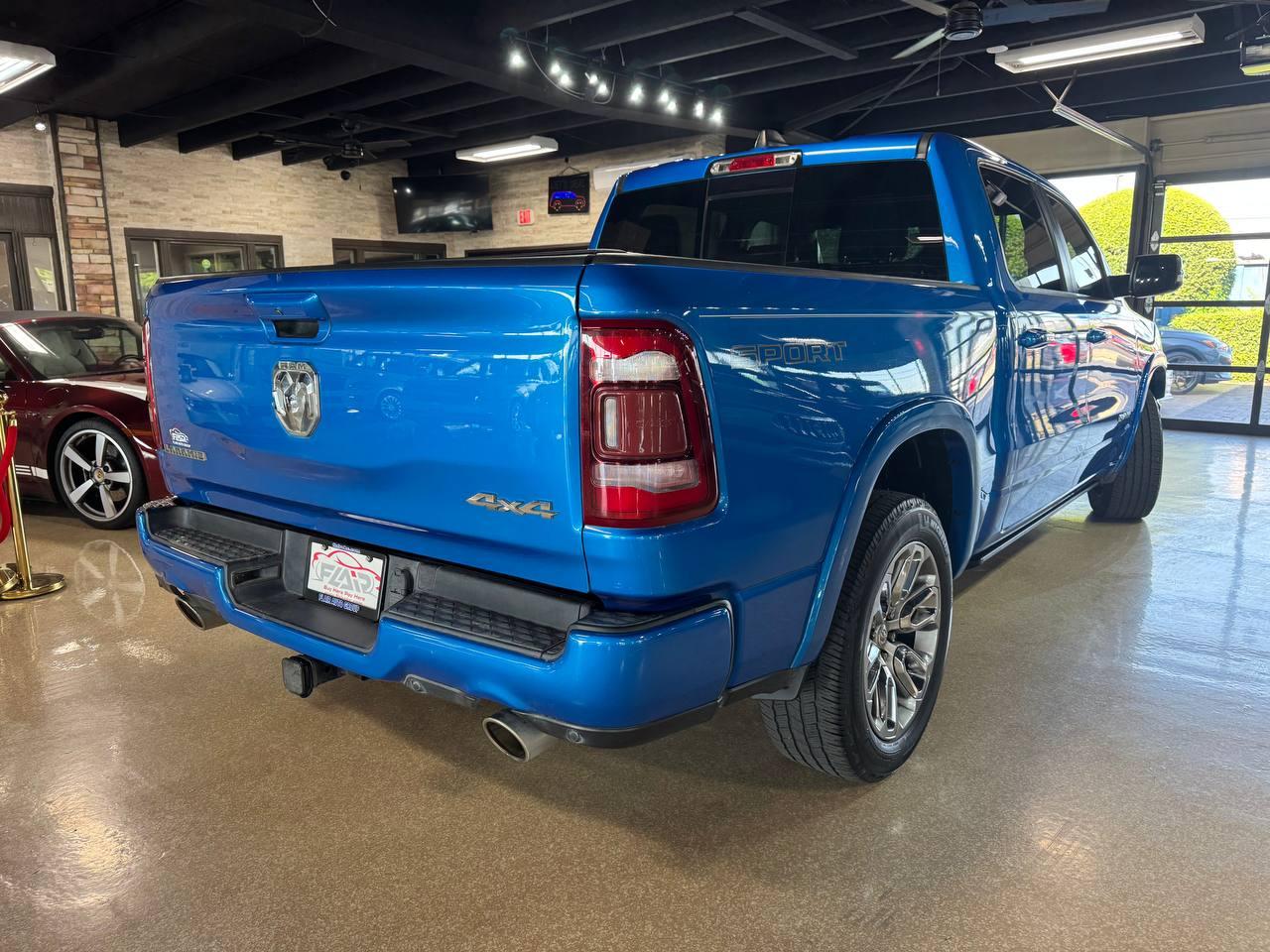 RAM 1500 Laramie 4x4 Crew Cab 5'7" Box 2021