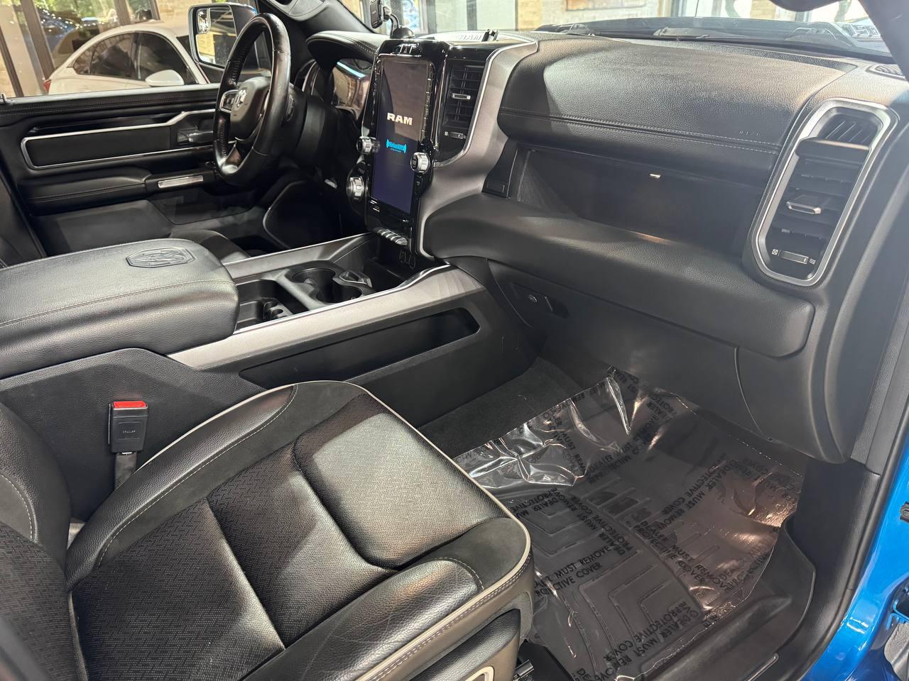 RAM 1500 Laramie 4x4 Crew Cab 5'7" Box 2021
