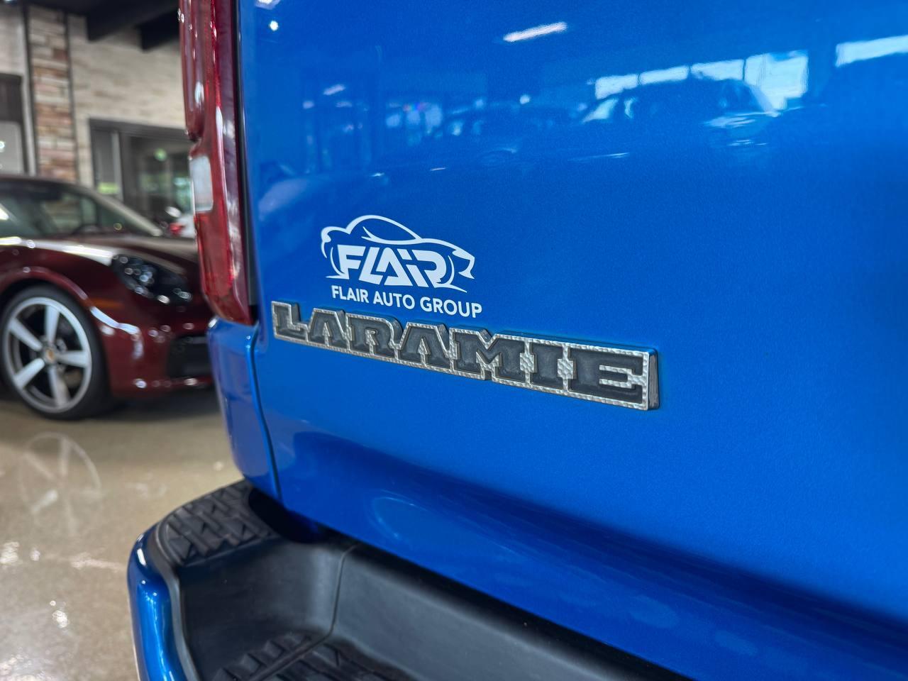RAM 1500 Laramie 4x4 Crew Cab 5'7" Box 2021