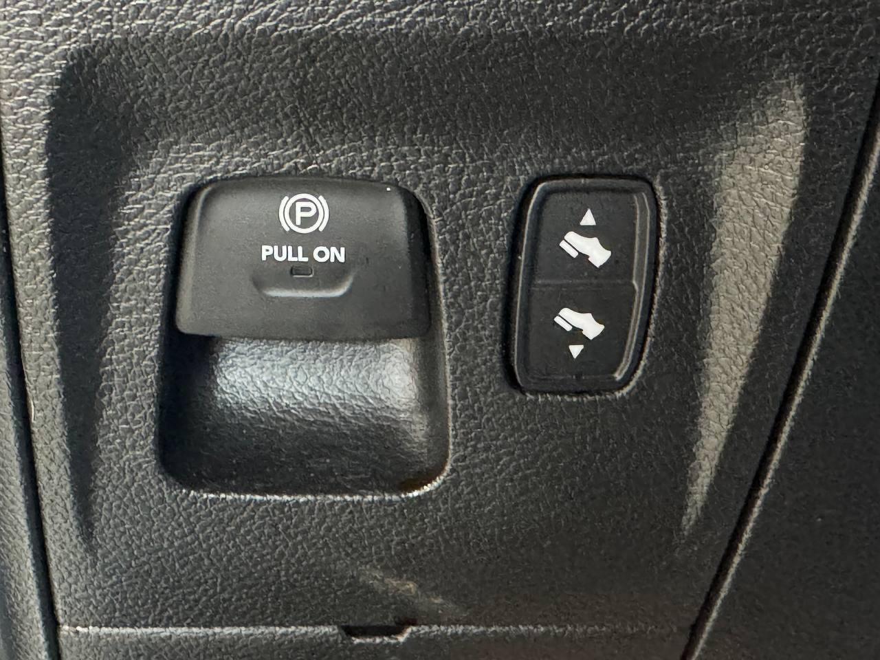 RAM 1500 Laramie 4x4 Crew Cab 5'7" Box 2021