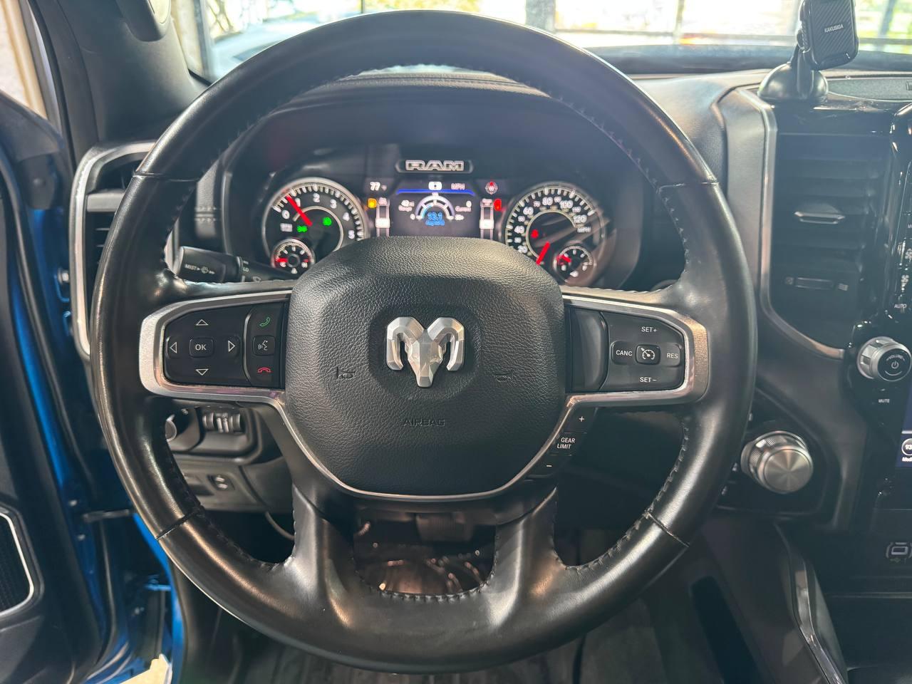 RAM 1500 Laramie 4x4 Crew Cab 5'7" Box 2021