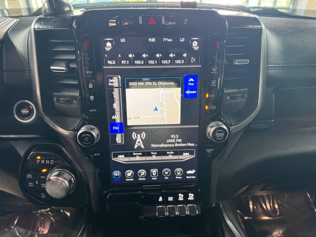 RAM 1500 Laramie 4x4 Crew Cab 5'7" Box 2021