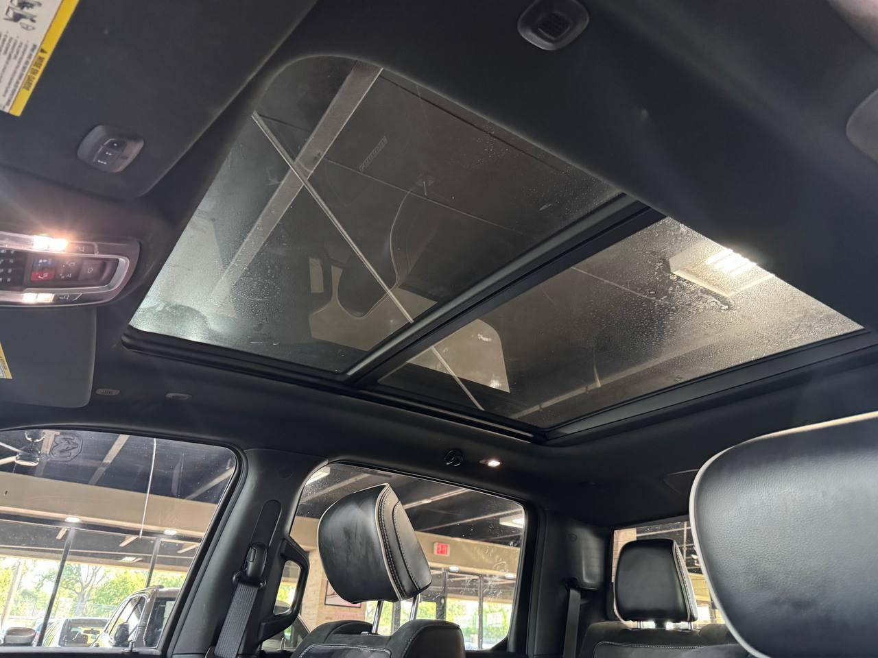 RAM 1500 Laramie 4x4 Crew Cab 5'7" Box 2021