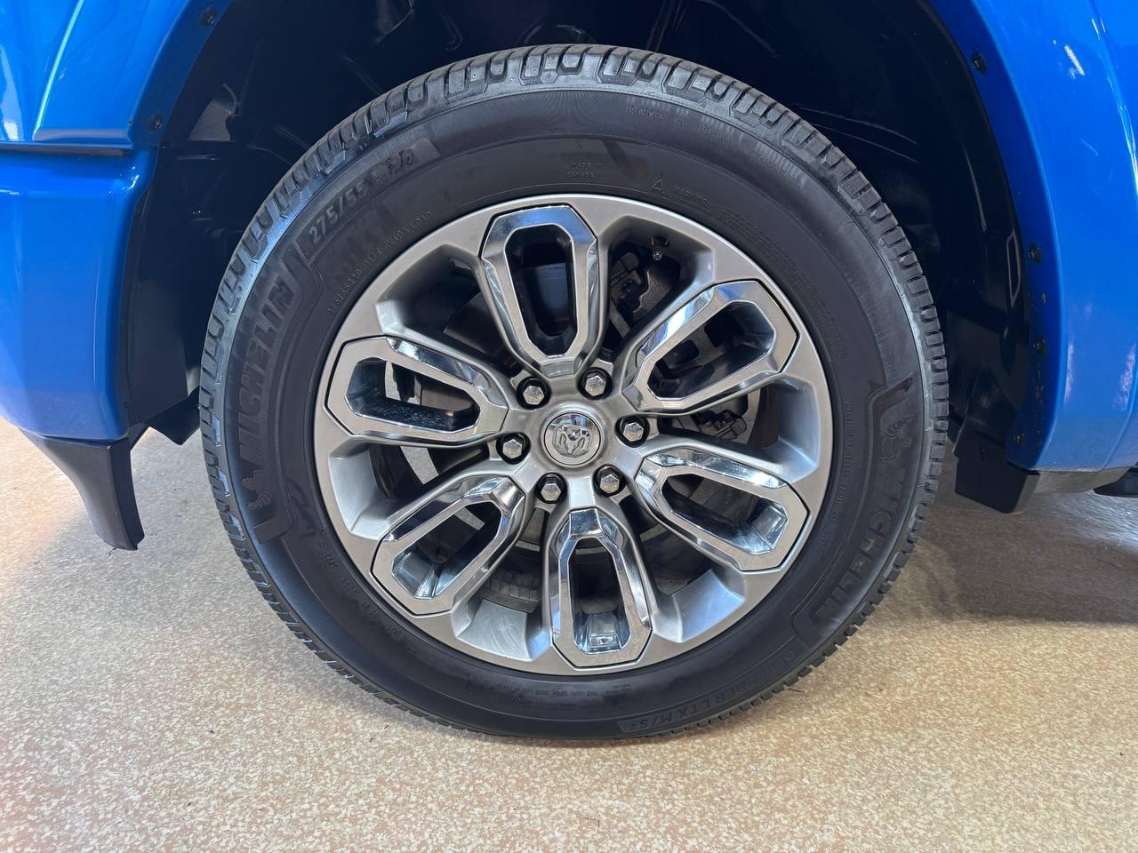 RAM 1500 Laramie 4x4 Crew Cab 5'7" Box 2021