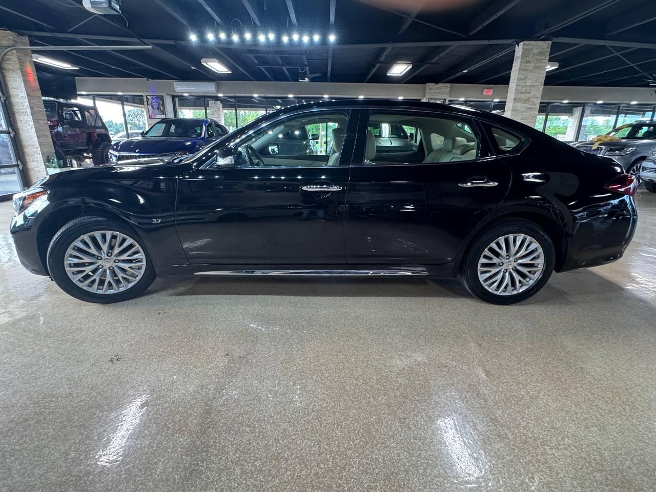 Infiniti Q70L 4dr Sdn V6 AWD 2015