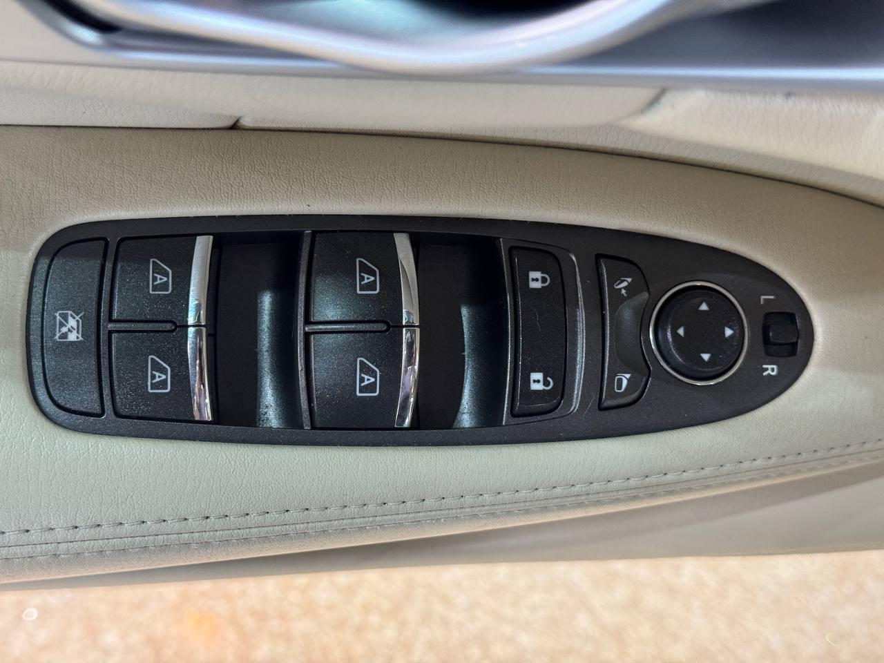 Infiniti Q70L 4dr Sdn V6 AWD 2015