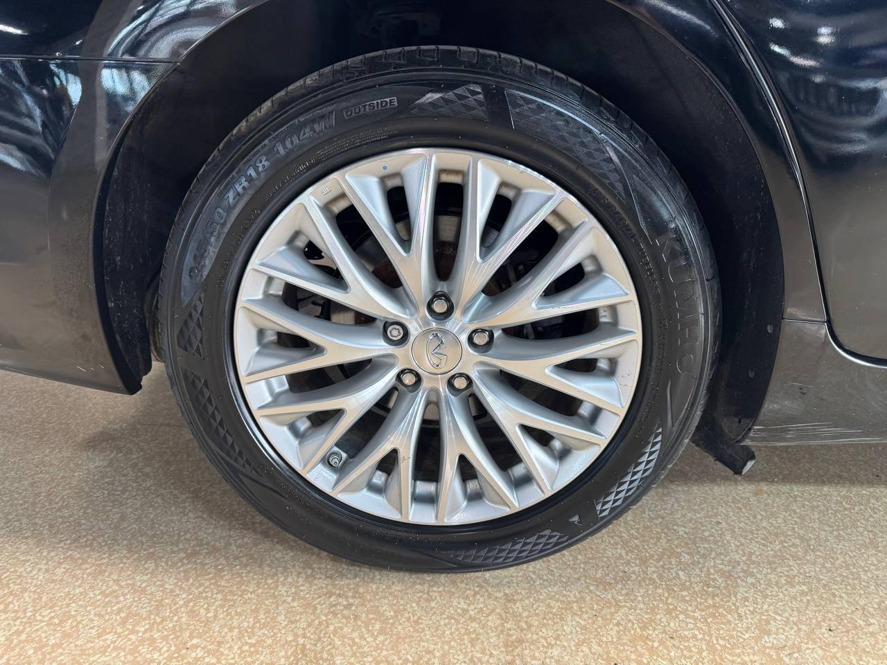 Infiniti Q70L 4dr Sdn V6 AWD 2015