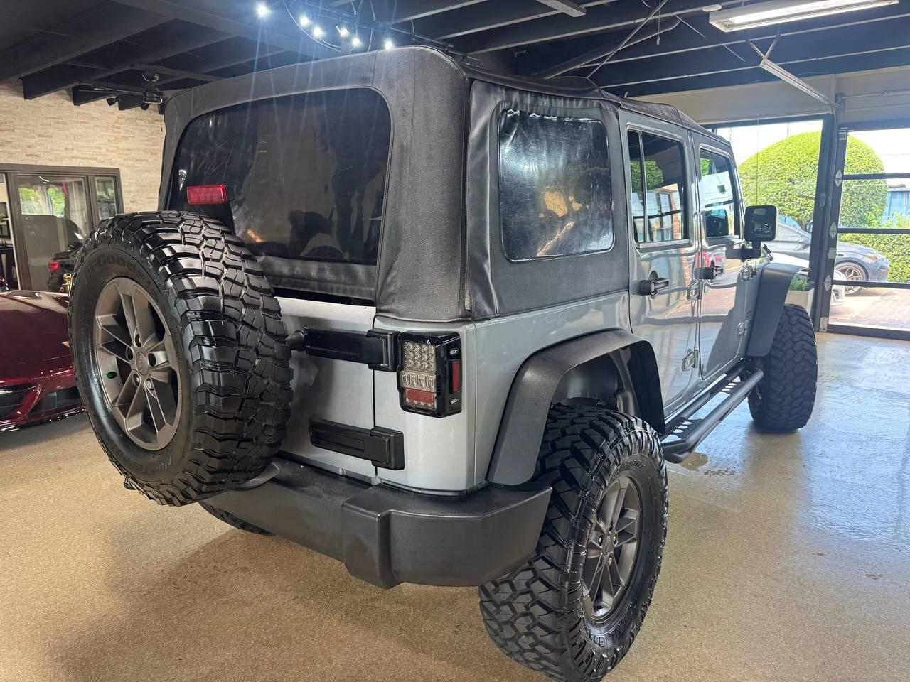 Jeep Wrangler Unlimited 4WD 4dr Sport 2016