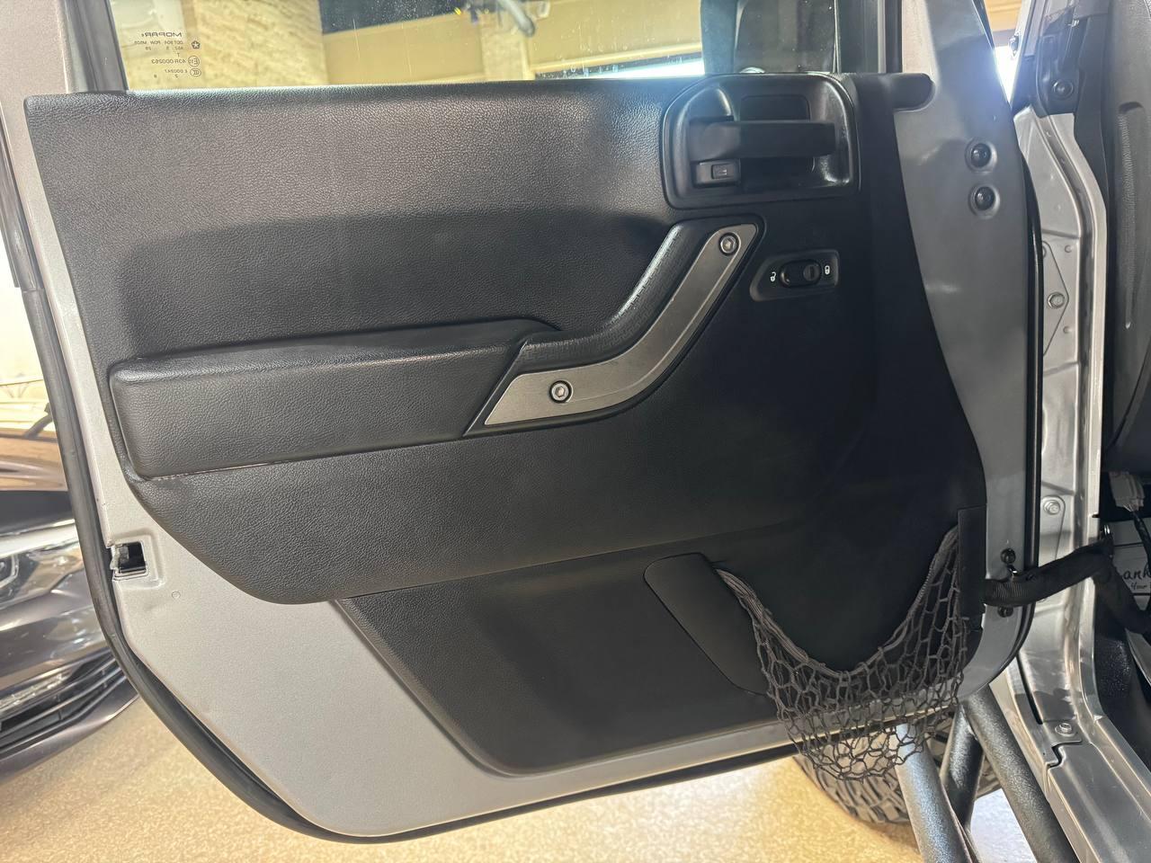Jeep Wrangler Unlimited 4WD 4dr Sport 2016