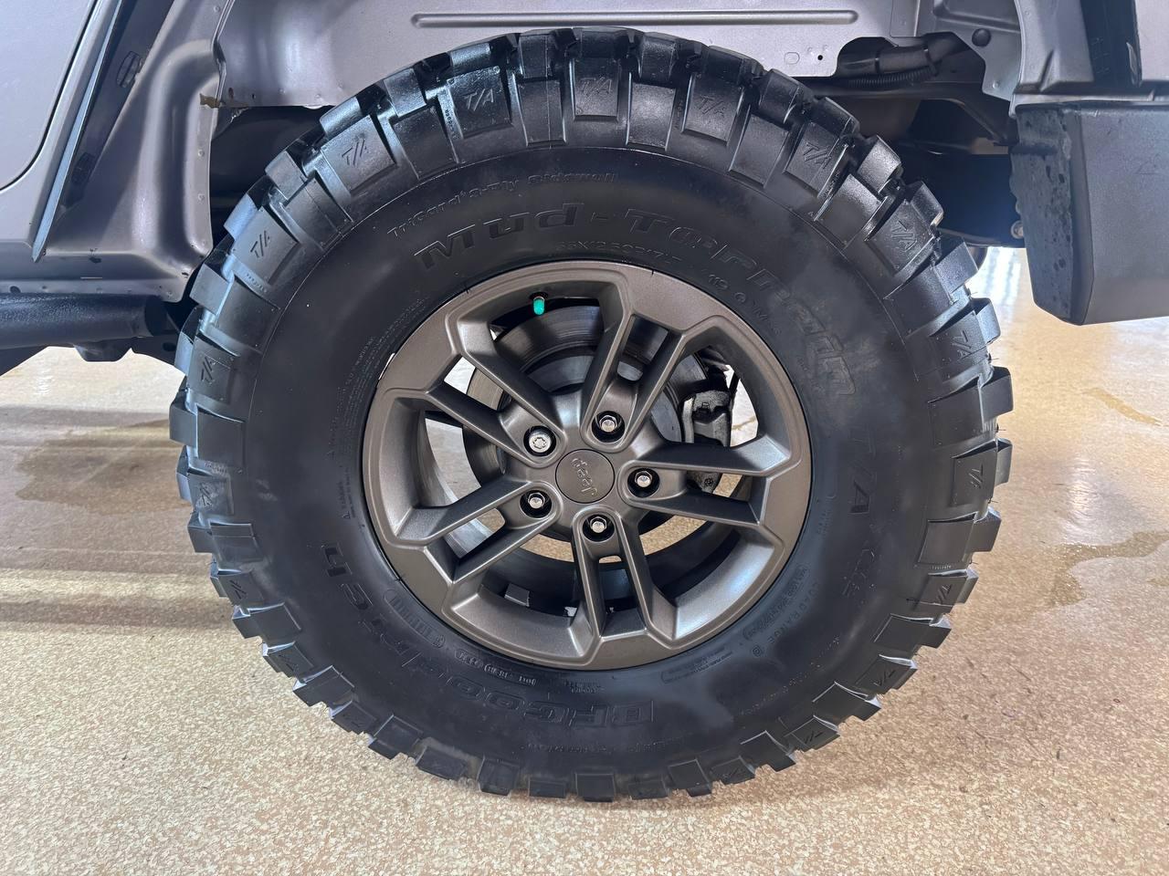 Jeep Wrangler Unlimited 4WD 4dr Sport 2016