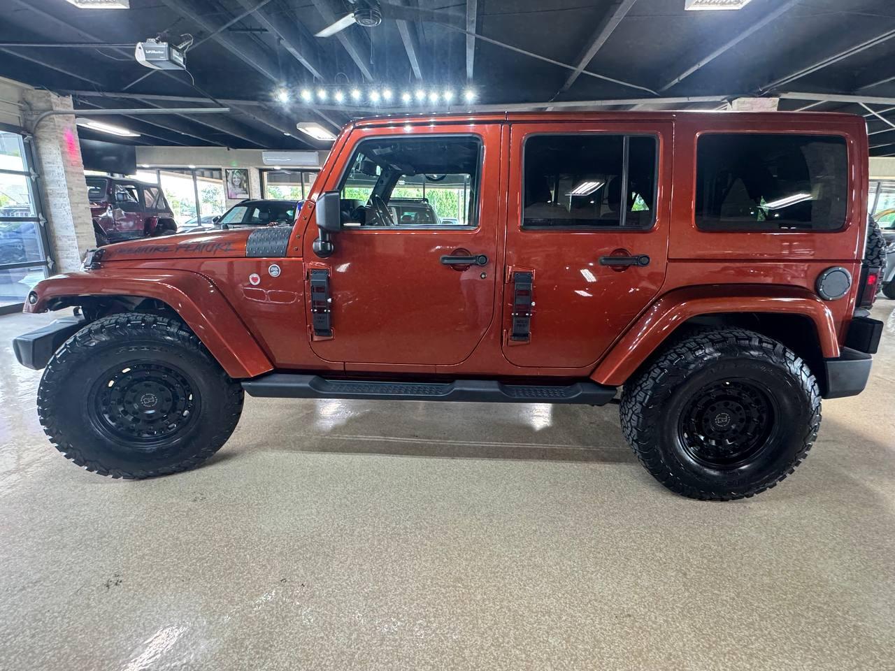 Jeep Wrangler Unlimited 4WD 4dr Sahara 2014