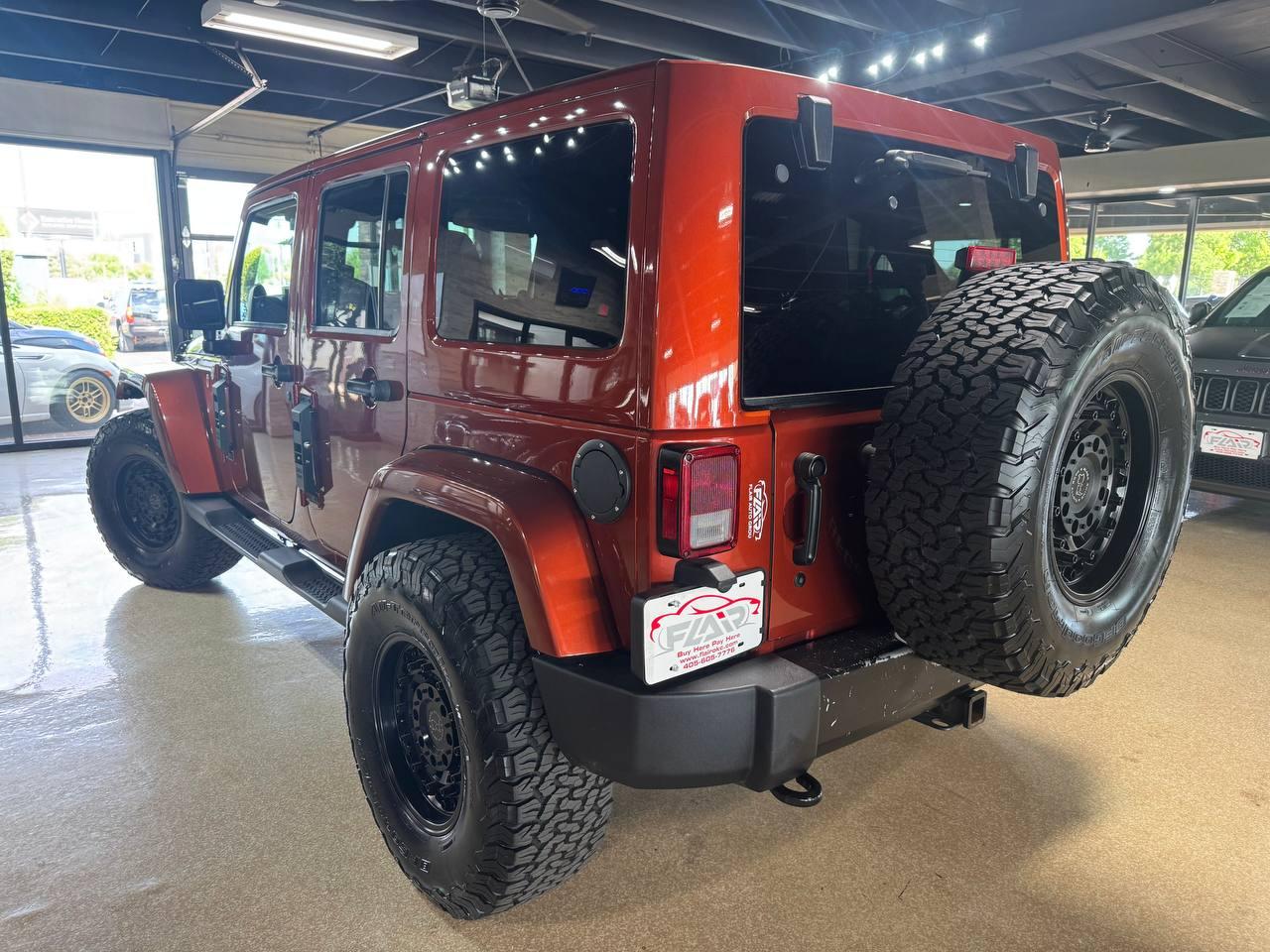 Jeep Wrangler Unlimited 4WD 4dr Sahara 2014