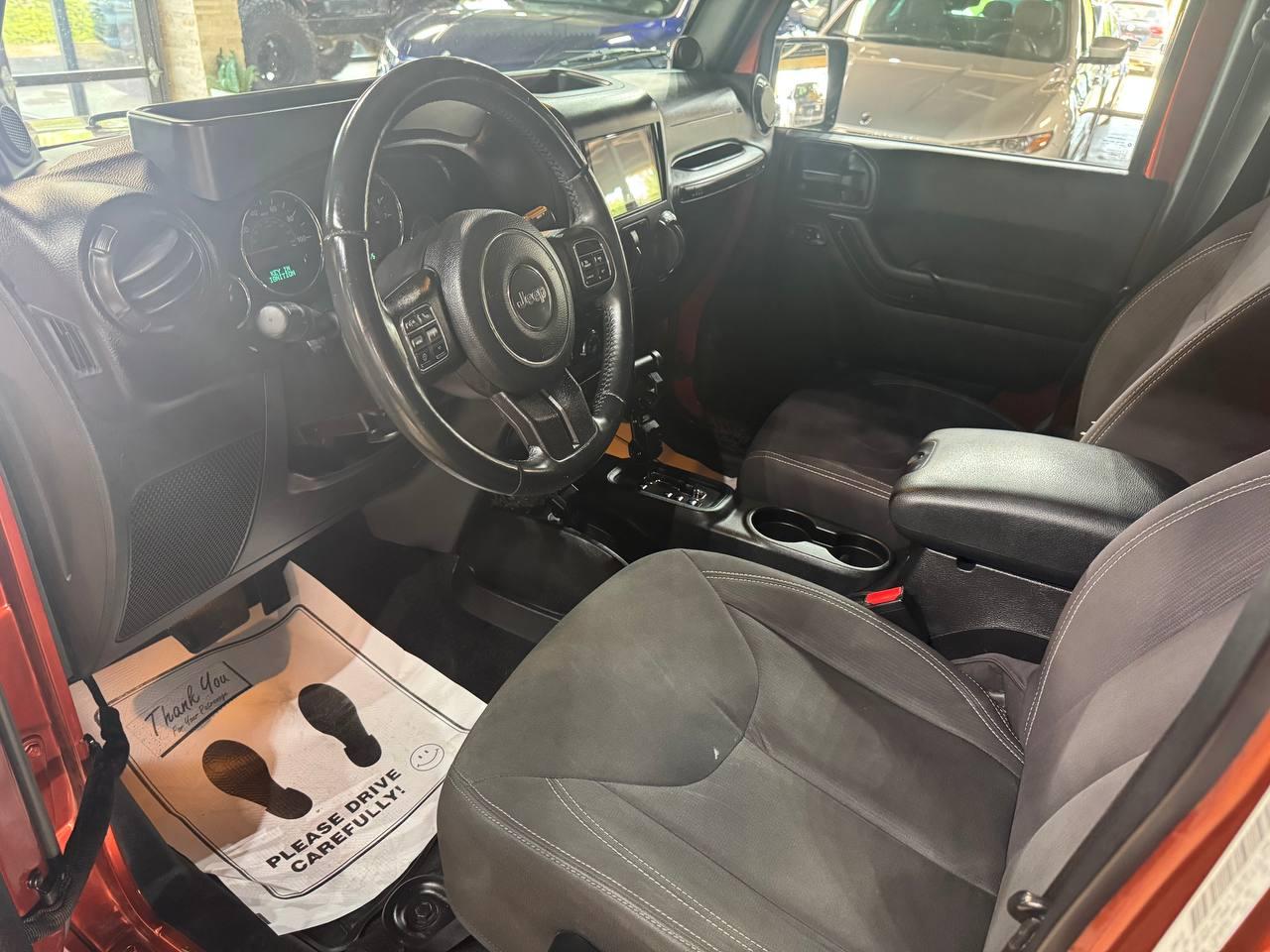 Jeep Wrangler Unlimited 4WD 4dr Sahara 2014
