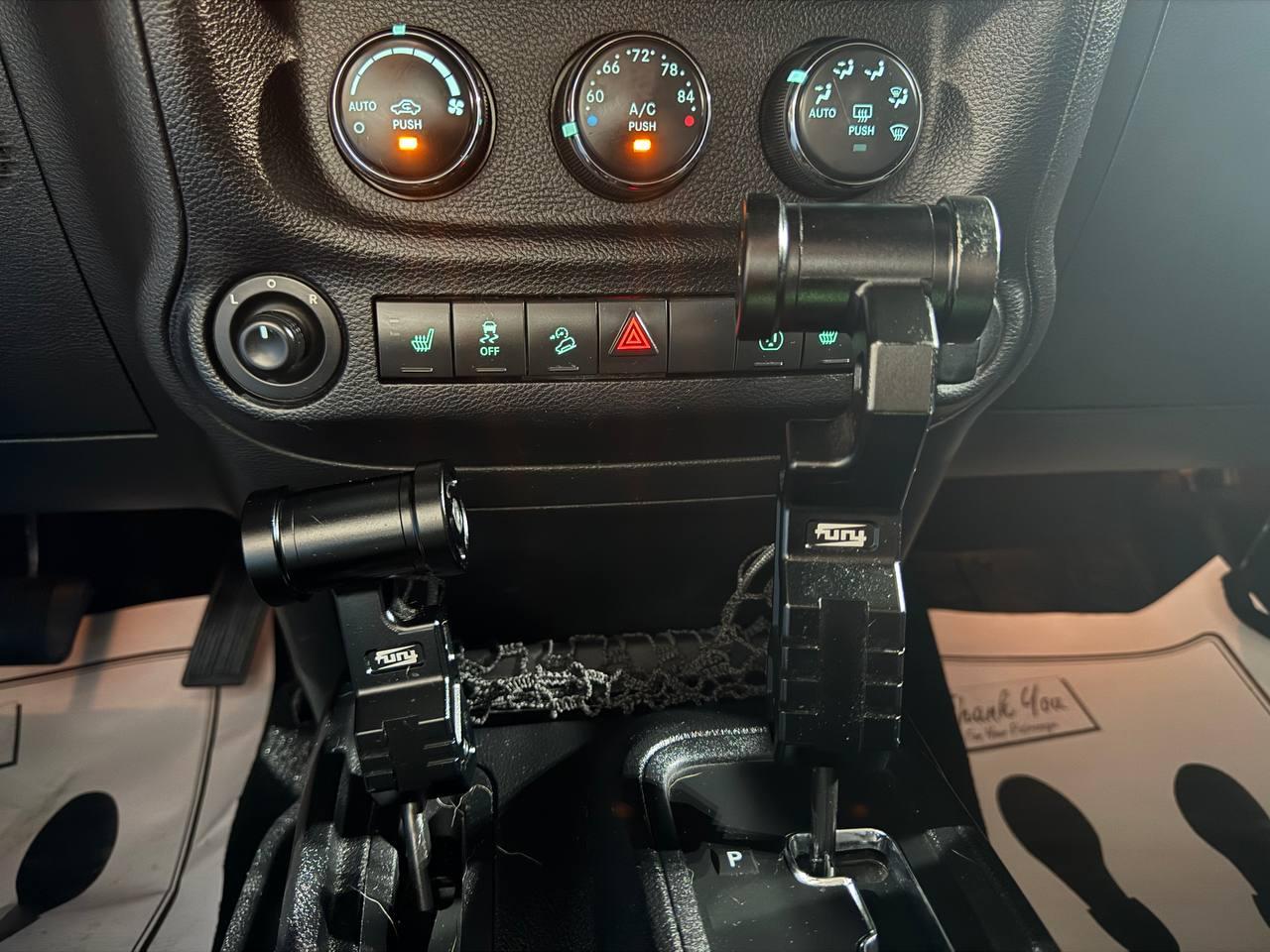 Jeep Wrangler Unlimited 4WD 4dr Sahara 2014