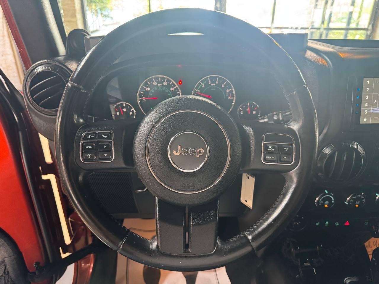 Jeep Wrangler Unlimited 4WD 4dr Sahara 2014