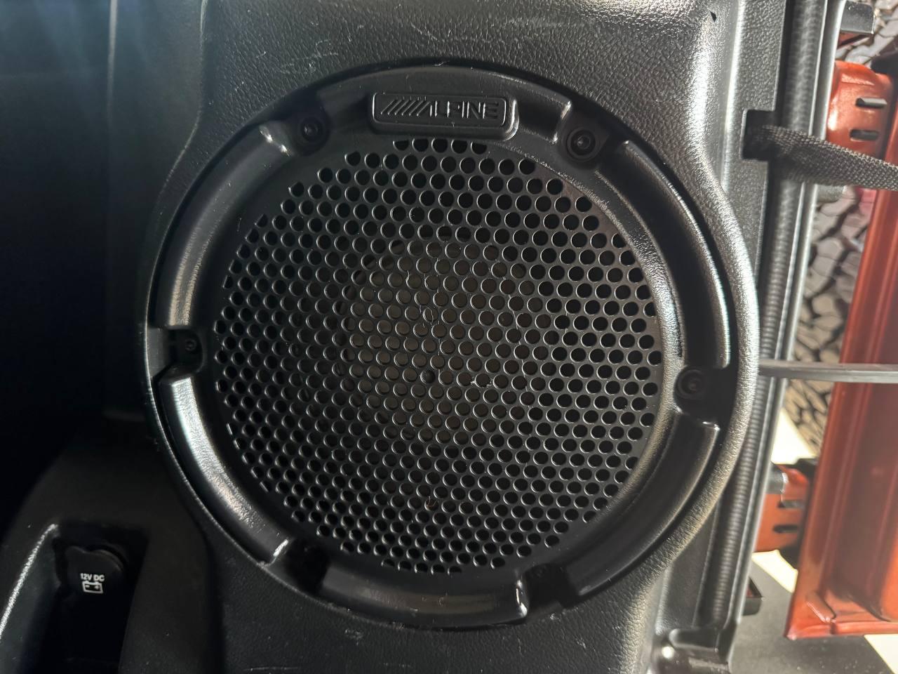 Jeep Wrangler Unlimited 4WD 4dr Sahara 2014