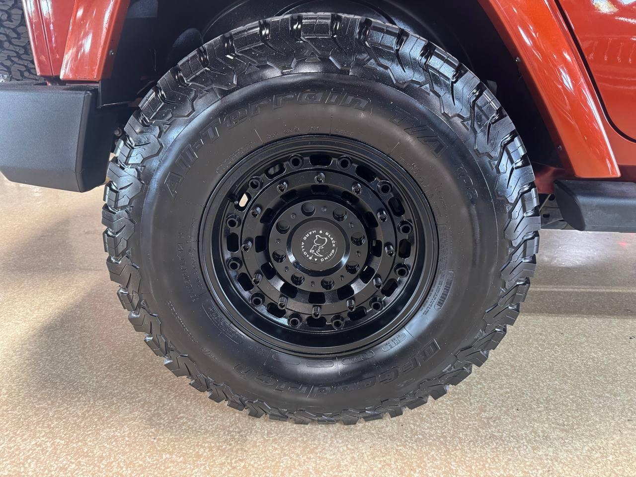 Jeep Wrangler Unlimited 4WD 4dr Sahara 2014