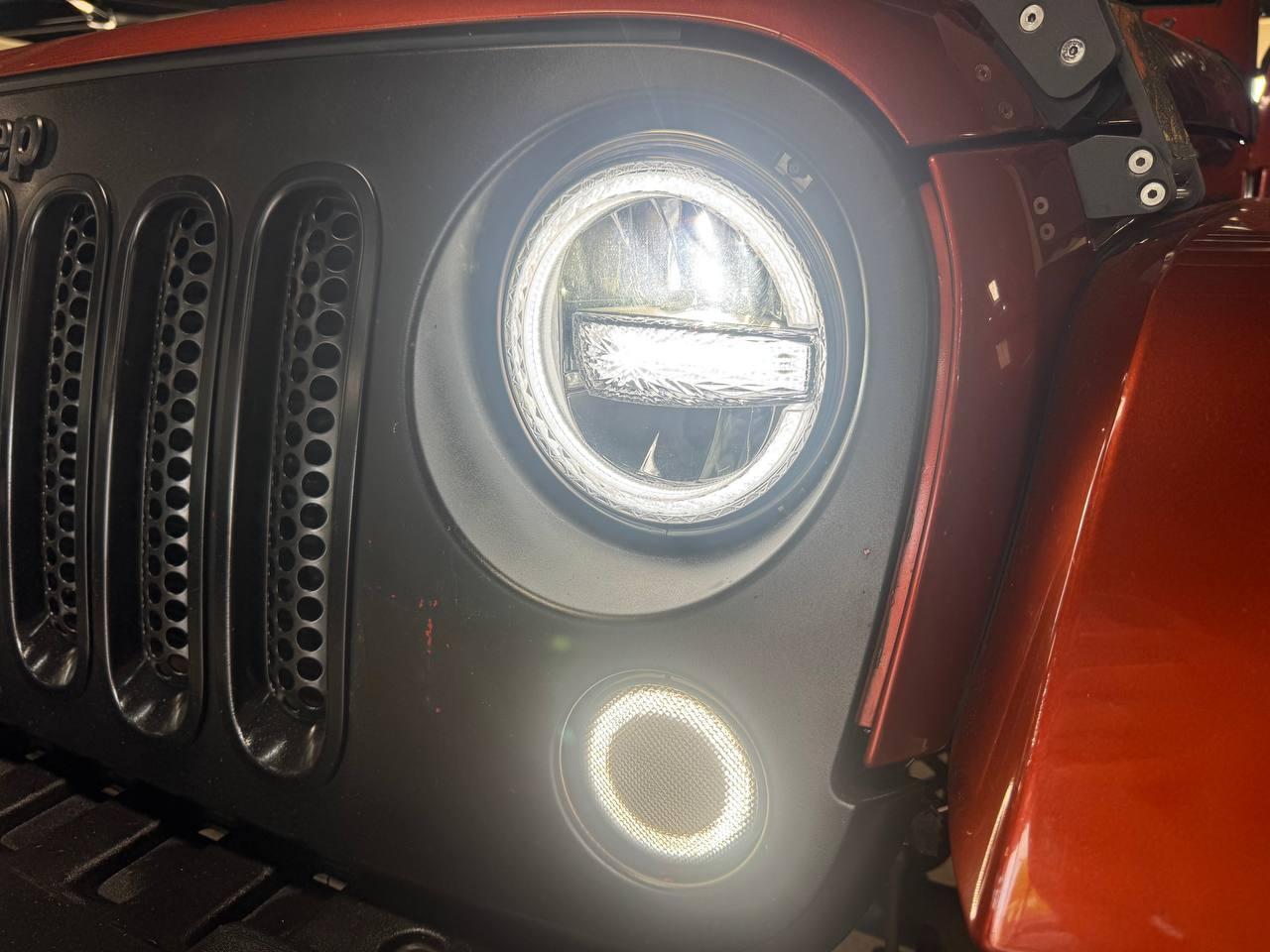 Jeep Wrangler Unlimited 4WD 4dr Sahara 2014