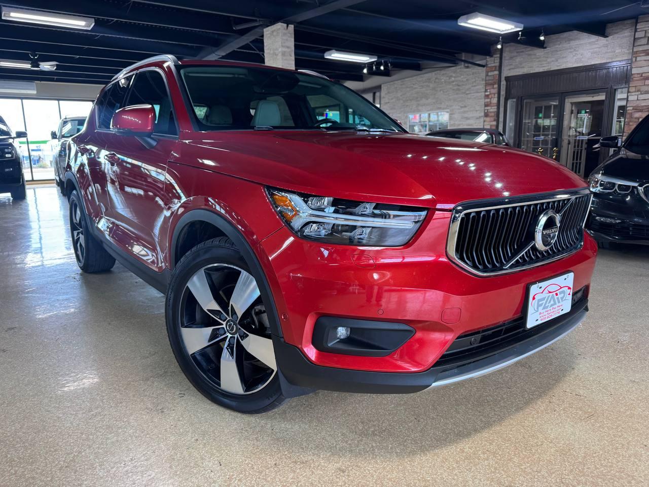 2019 Volvo XC40 T5 AWD Momentum