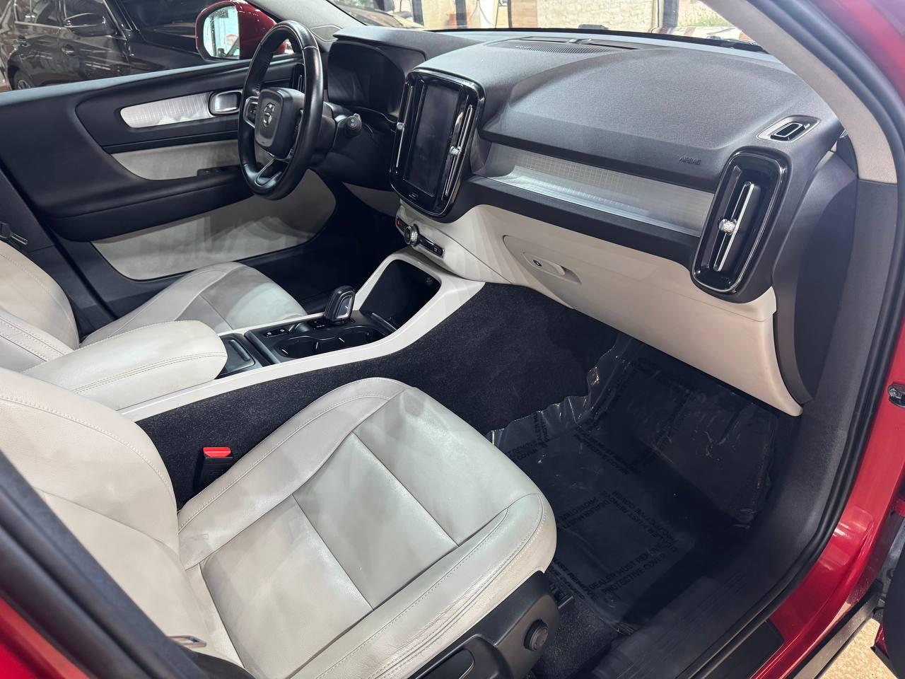 Volvo XC40 T5 AWD Momentum 2019