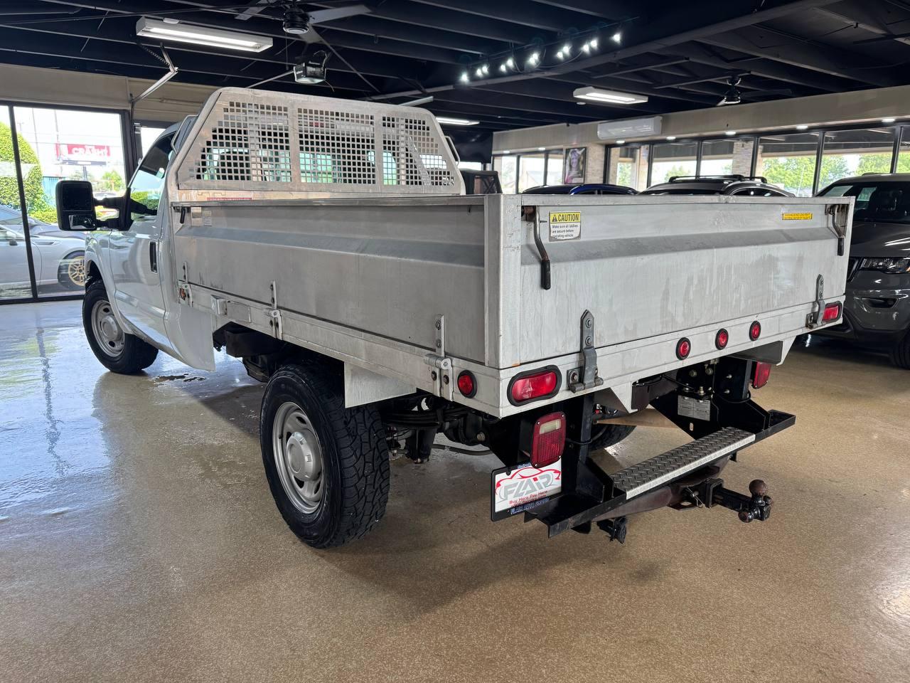 Ford Super Duty F-250 SRW 2WD Reg Cab 137" XLT 2012